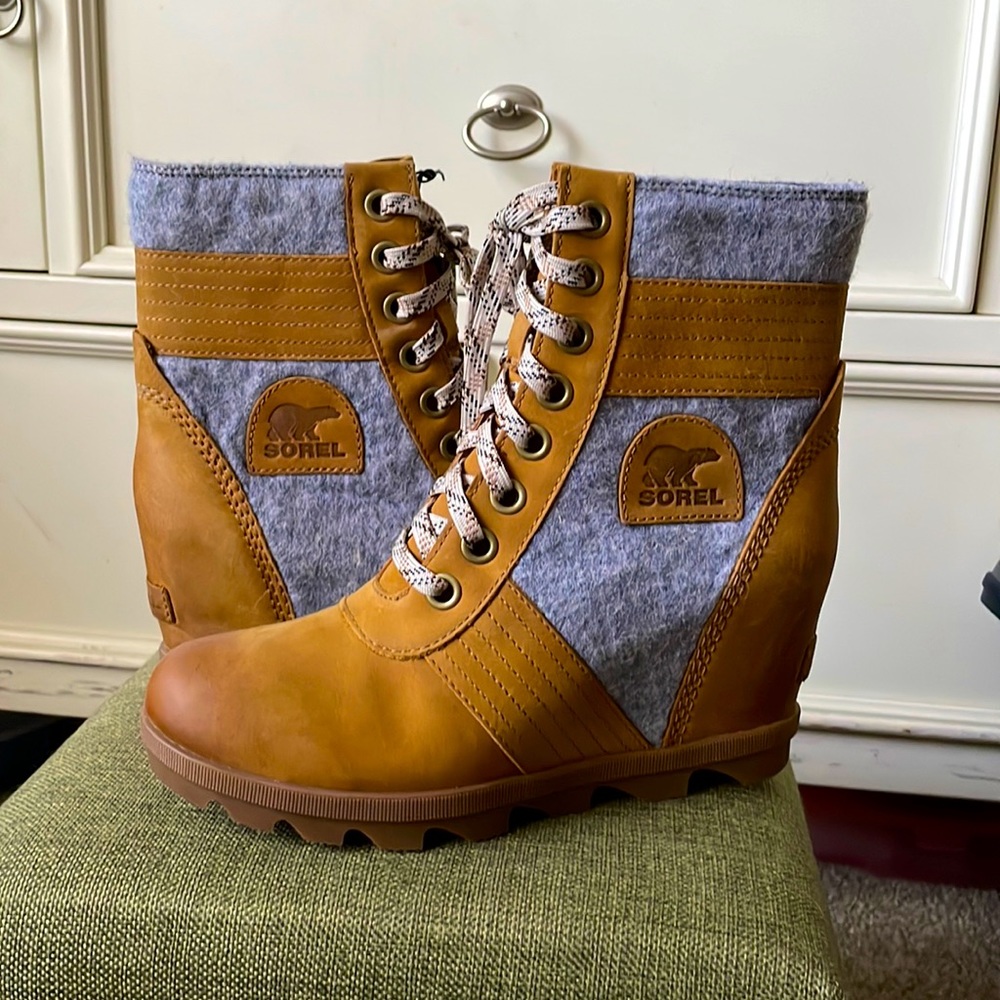 BRAND NEW WITH TAGS SOREL BOOTS